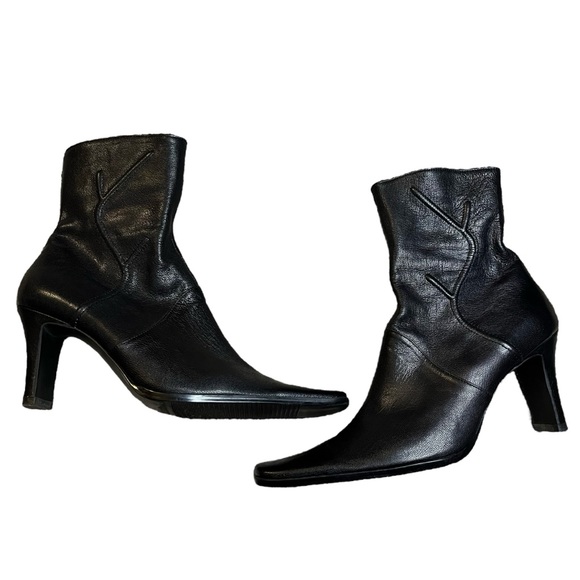 Vintage mid calf square toed black boots - Picture 1 of 9